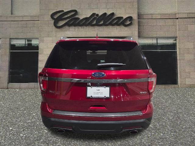 Used 2018 Ford Explorer XLT w/ Equipment Group 202A image 4