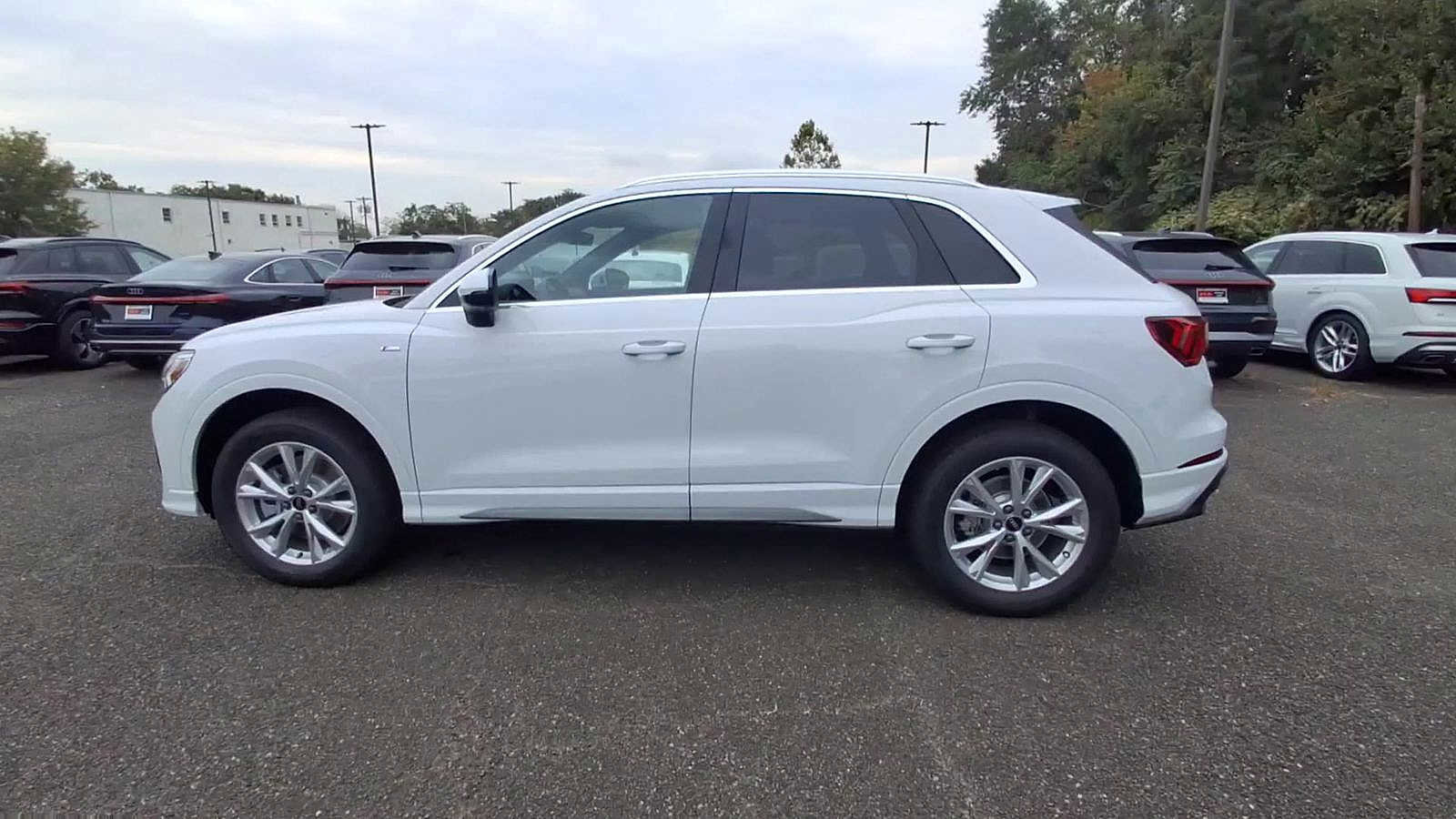 New 2025 Audi Q3 2.0T Premium image 5