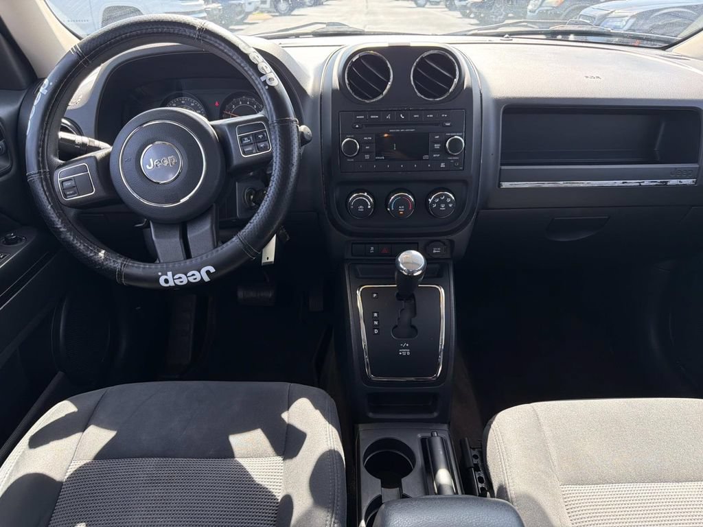 Used 2016 Jeep Patriot Sport w/ Power Value Group AWD/4WD image 17