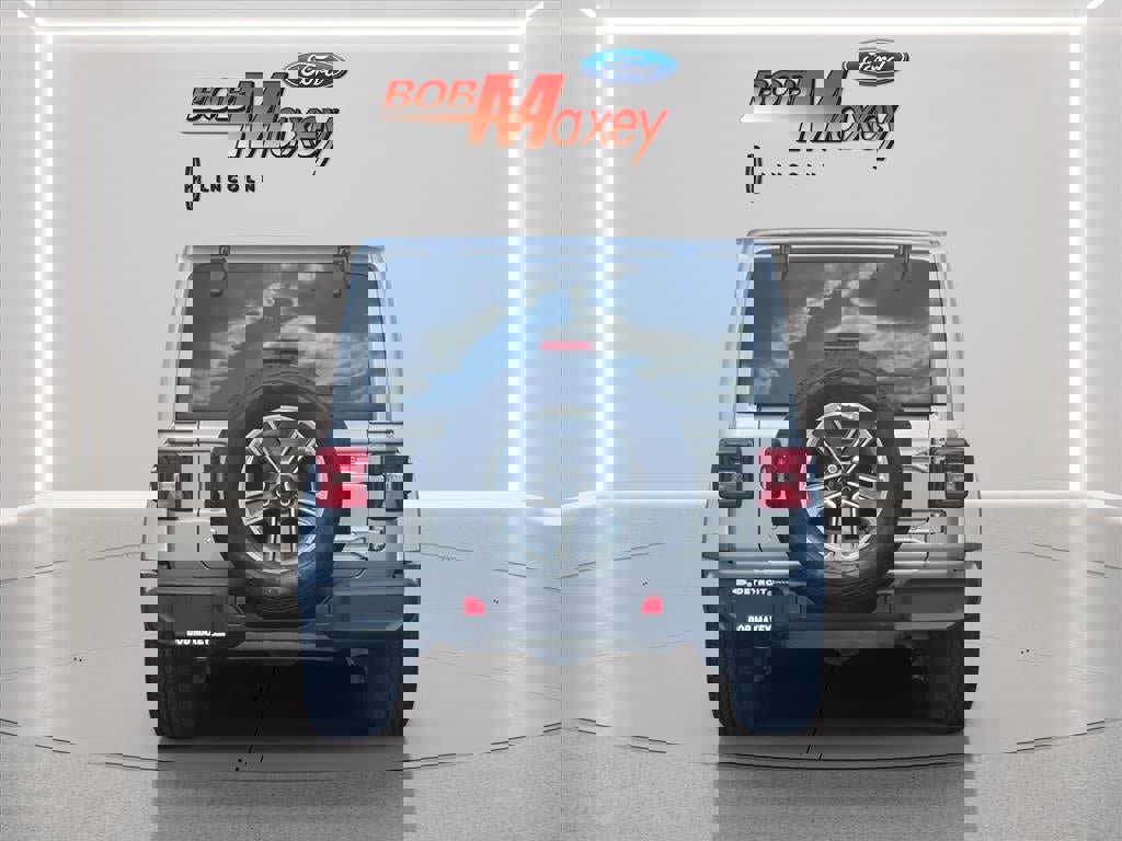 Used 2018 Jeep Wrangler Unlimited Sahara image 6