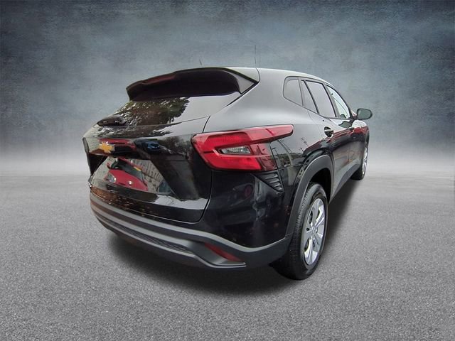 Certified 2024 Chevrolet Trax LS FWD image 8