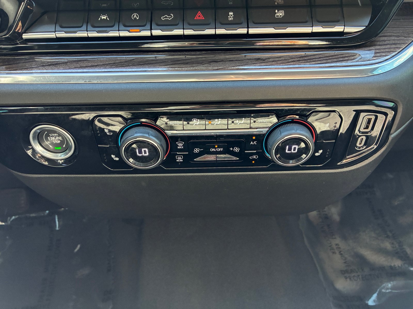 Used 2024 Chevrolet Silverado 1500 LT AWD/4WD image 30