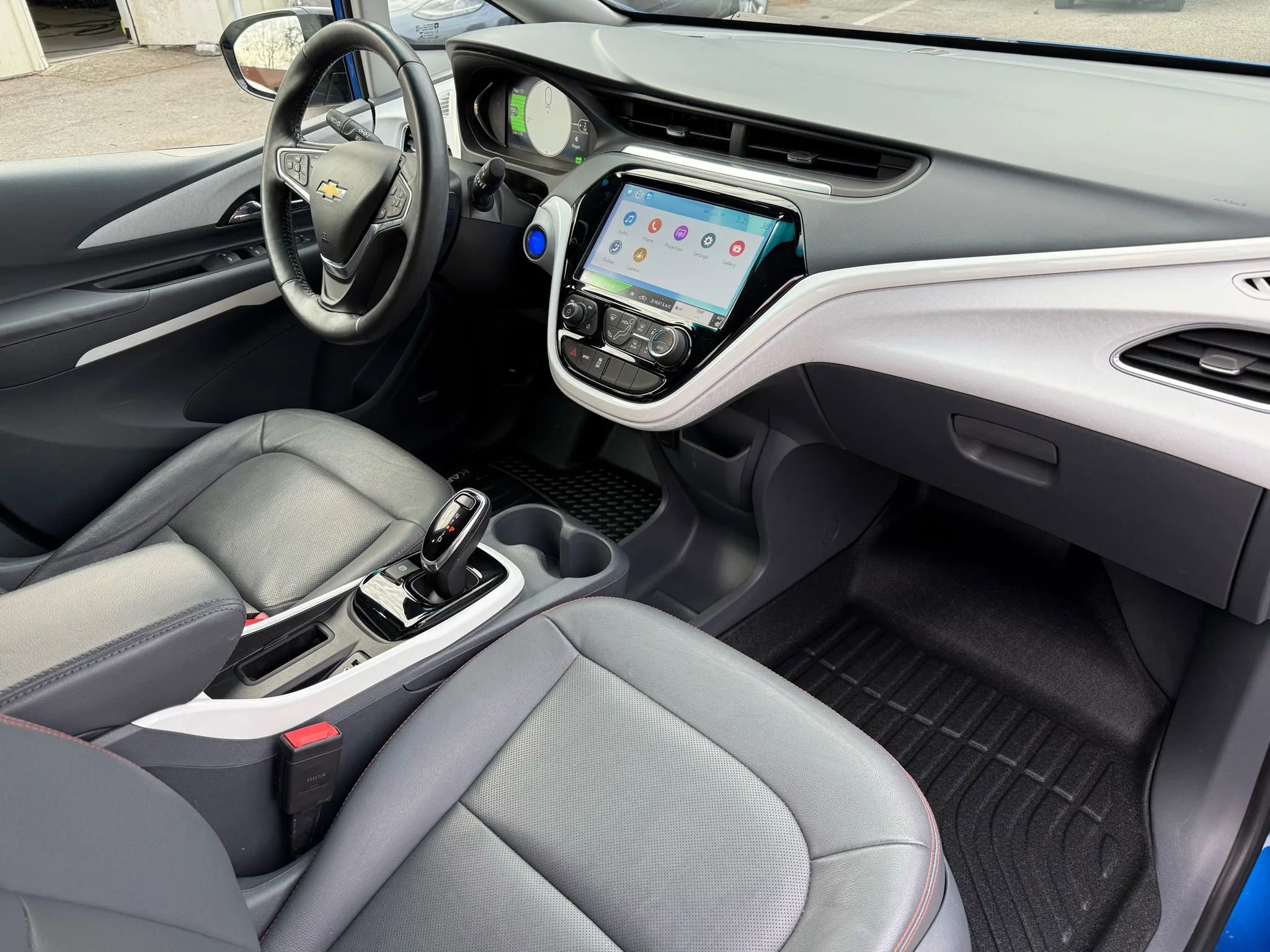 Used 2017 Chevrolet Bolt Premier w/ Driver Confidence II Package image 19