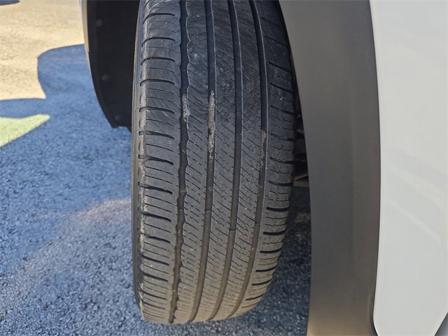 Used 2024 GMC Terrain SLT image 28