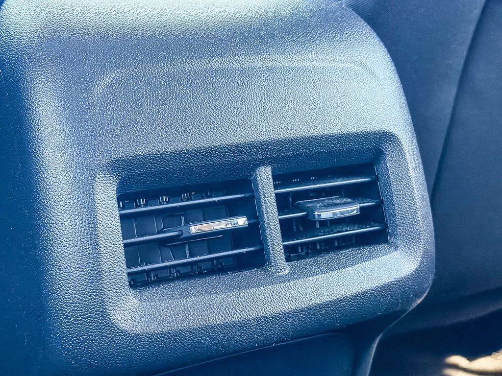 Used 2022 Chevrolet Equinox LS w/ LS Convenience Package image 22