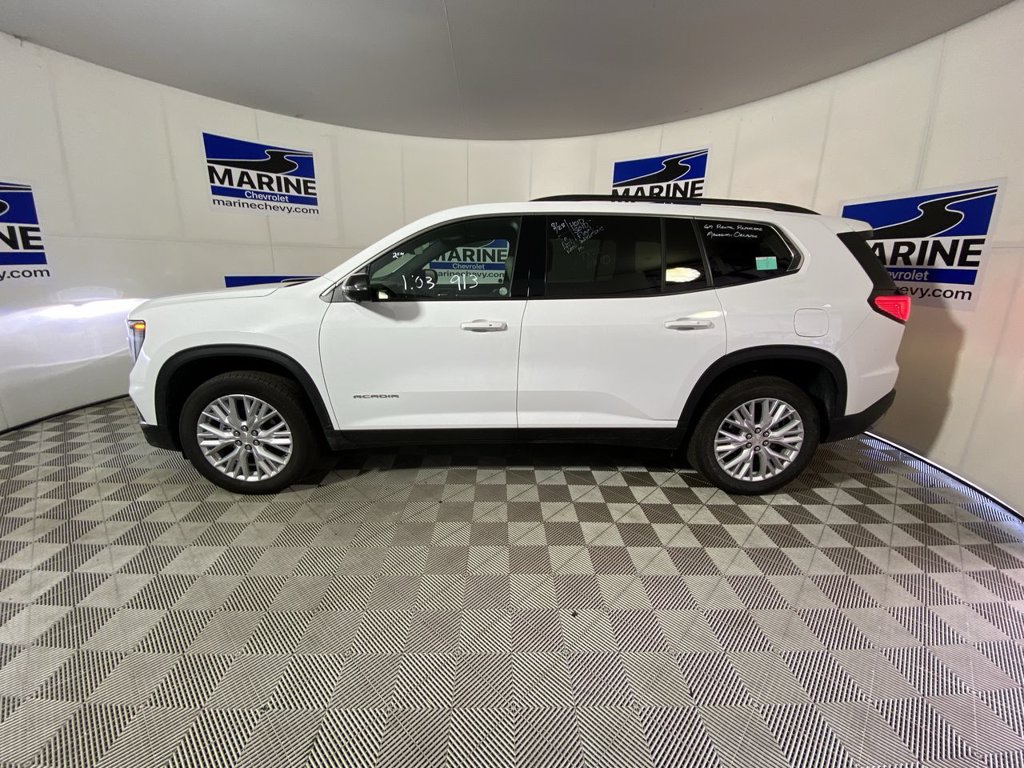 Used 2026 GMC Acadia Elevation w/ Elevation Premium Package FWD image 13