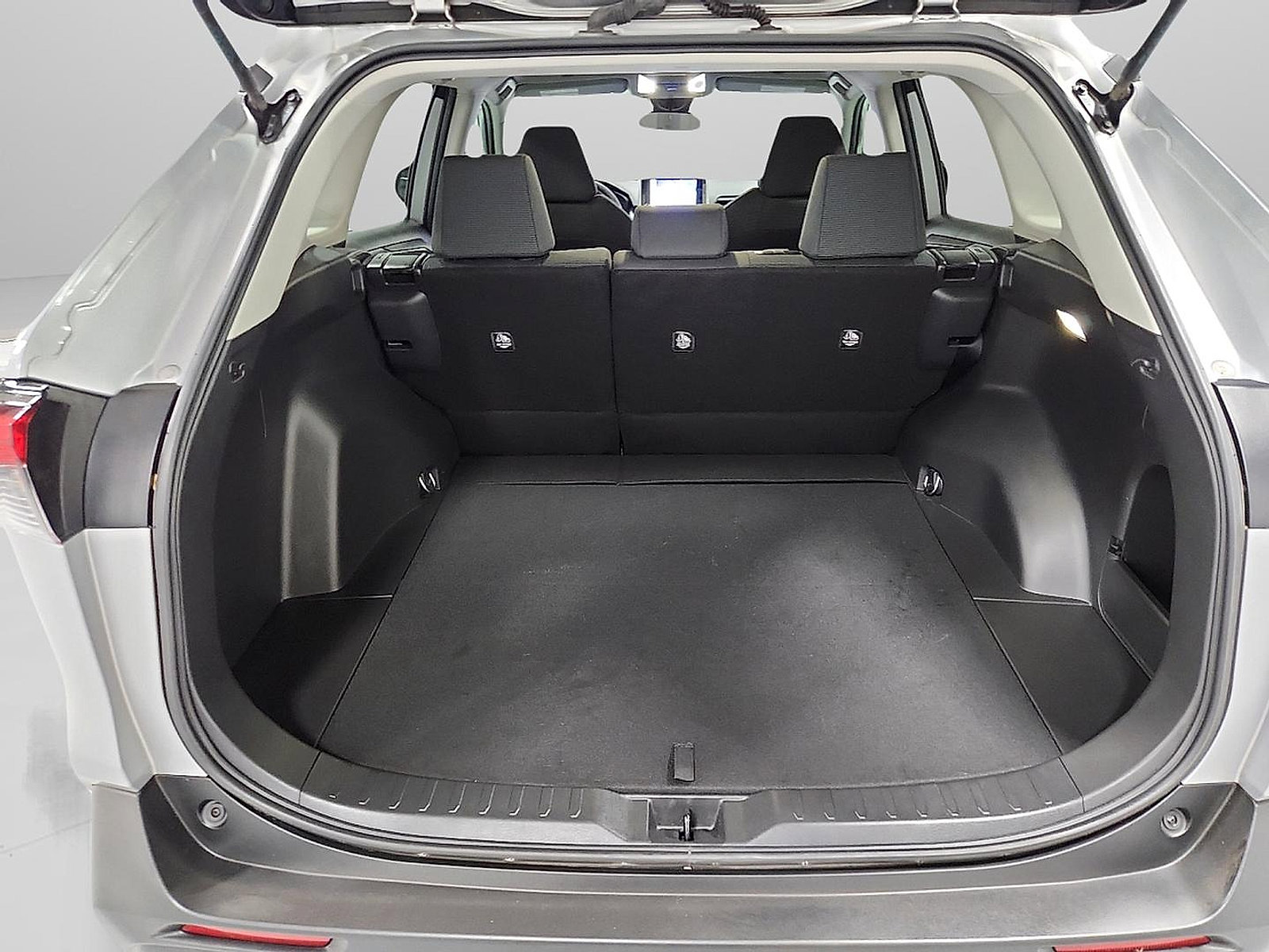 Certified 2023 Toyota RAV4 LE image 8