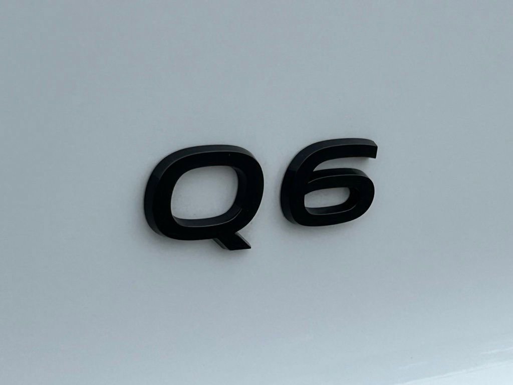 Used 2025 Audi Q6 e-tron Premium Plus w/ Premium Plus image 59