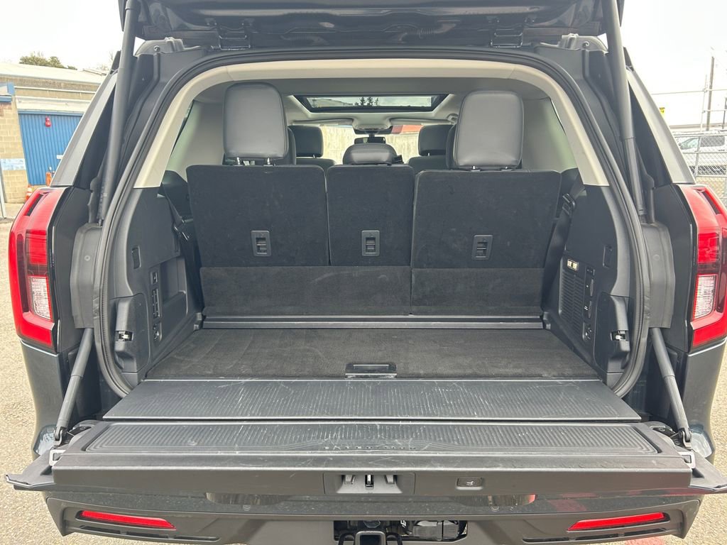 Used 2025 Ford Expedition Active image 24
