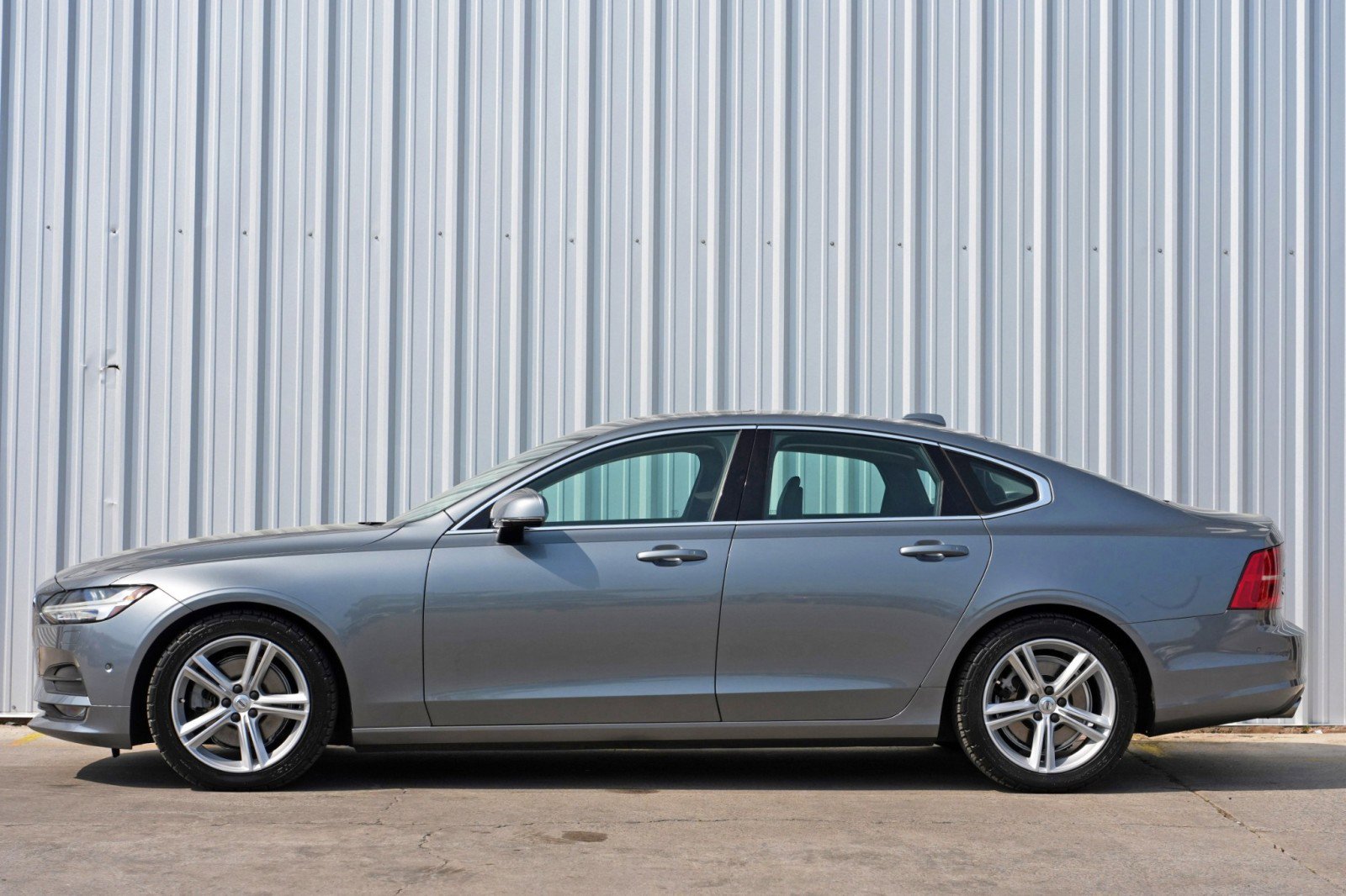 Used 2017 Volvo S90 T5 Momentum w/ Convenience Package image 8