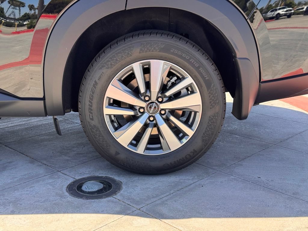 New 2026 Nissan Pathfinder SL FWD image 10