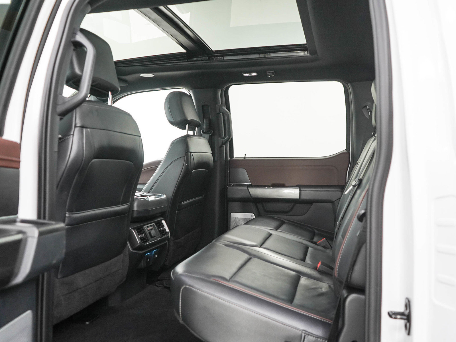 Used 2023 Ford F150 Lariat w/ Equipment Group 502A High AWD/4WD image 17