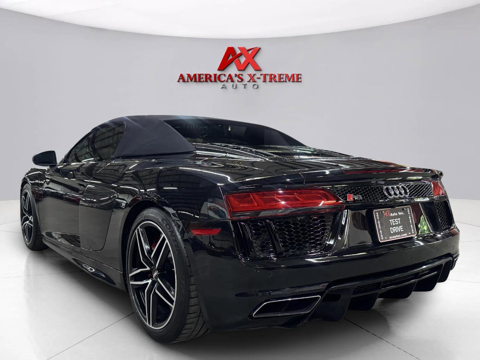 Used 2017 Audi R8 V10 w/ Carbon Exterior Package AWD/4WD image 15