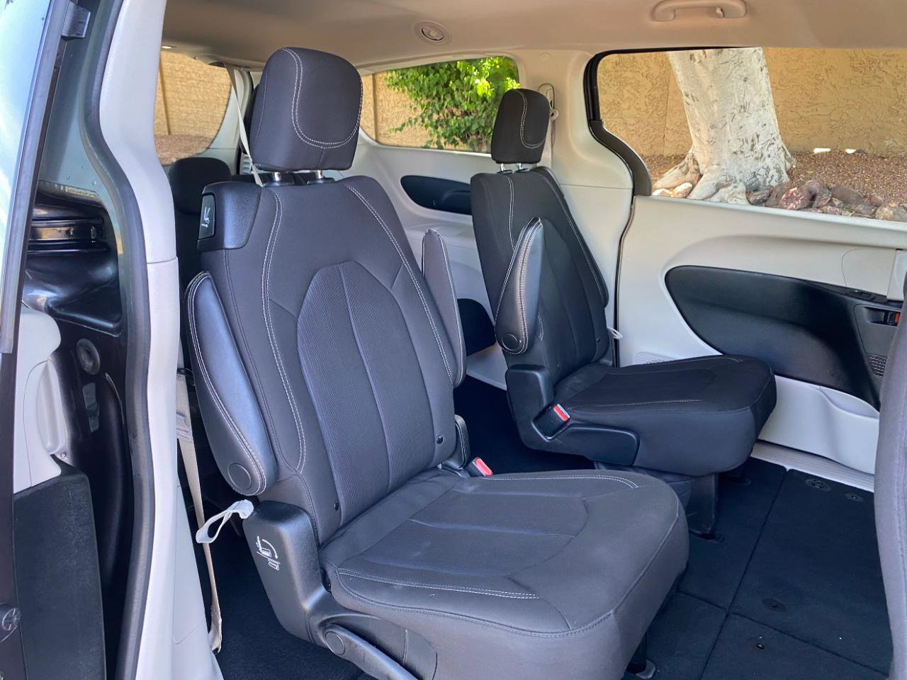 Used 2023 Chrysler Voyager LX FWD image 47