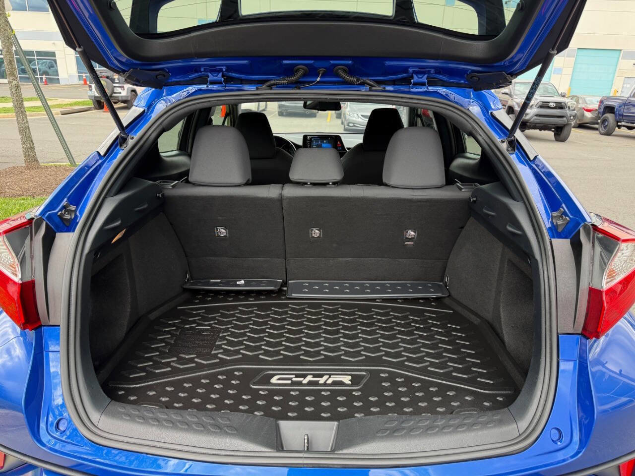 Used 2018 Toyota C-HR XLE image 21