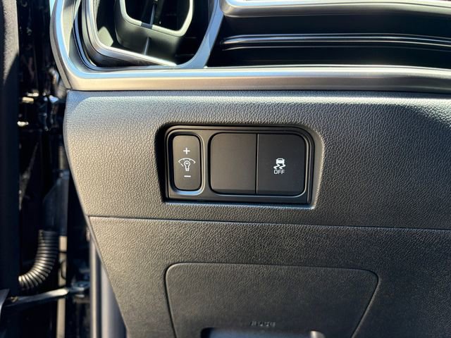 Certified 2025 Kia Sorento S FWD image 30
