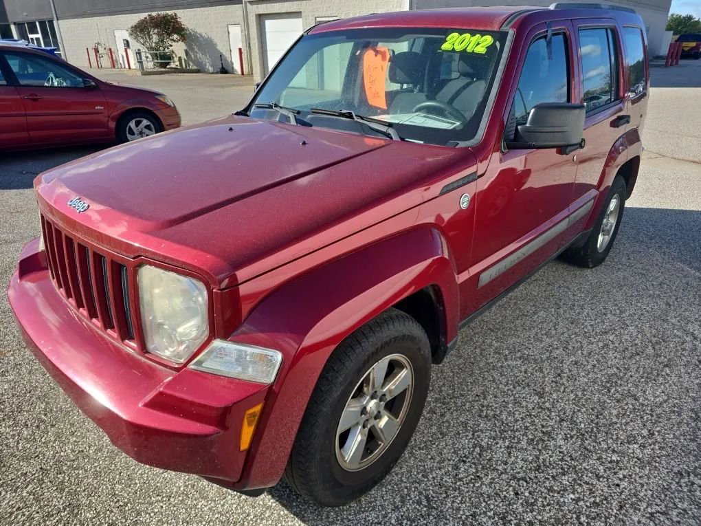 Used 2012 Jeep Liberty Sport image 1