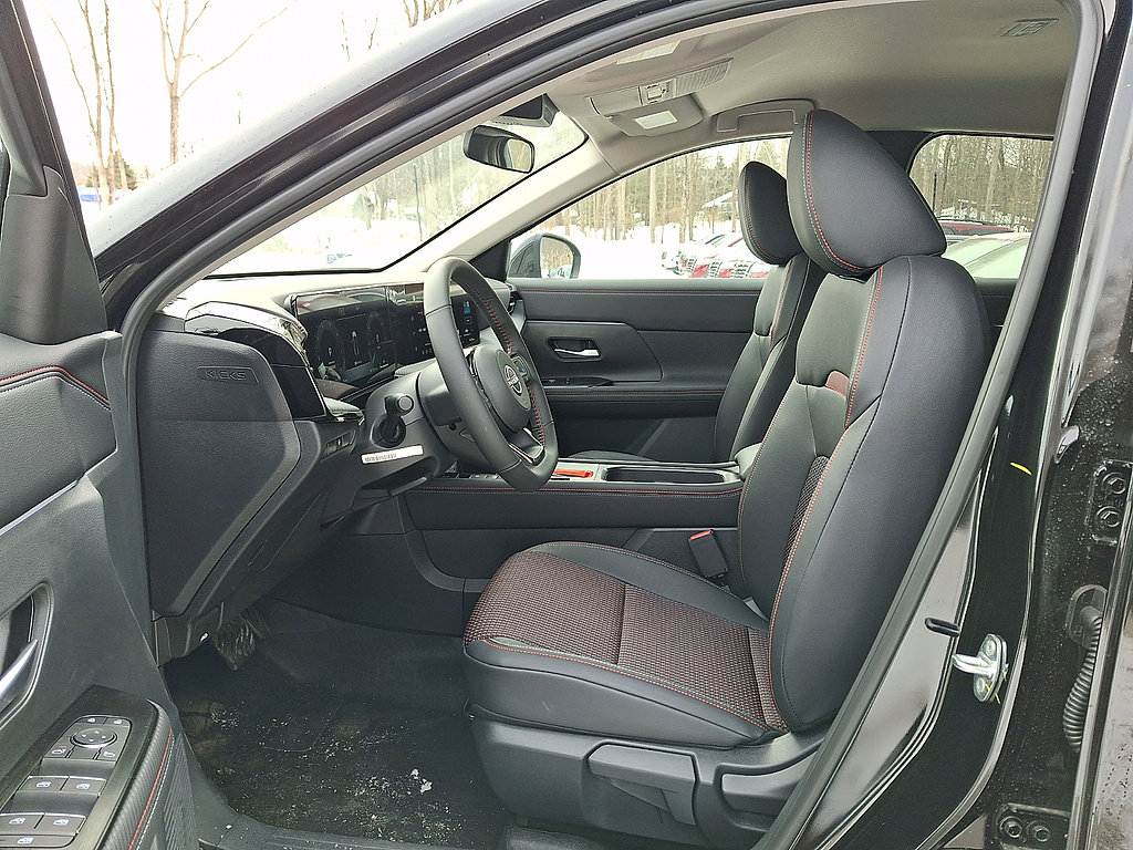 New 2026 Nissan Kicks SR w/ Cold Weather Package AWD/4WD image 6
