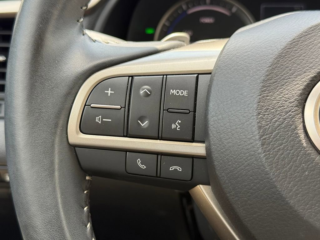 Used 2022 Lexus RX 450h AWD image 33