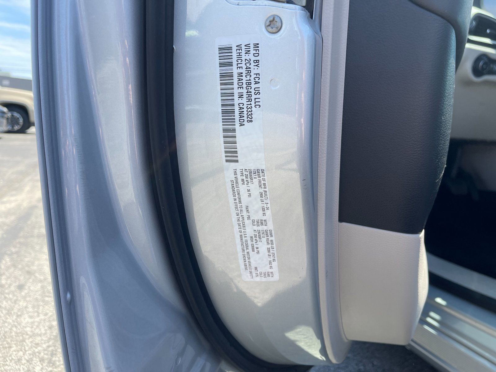 Used 2024 Chrysler Pacifica Touring-L image 33