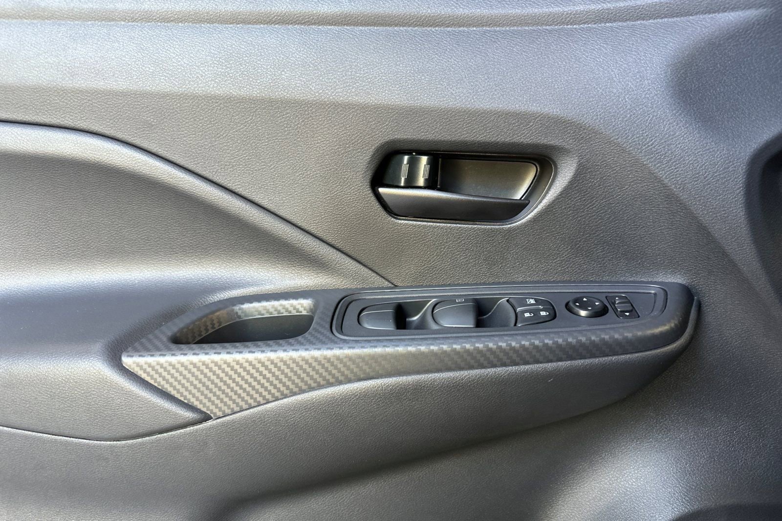 Used 2025 Nissan Versa S w/ S Plus Package image 37