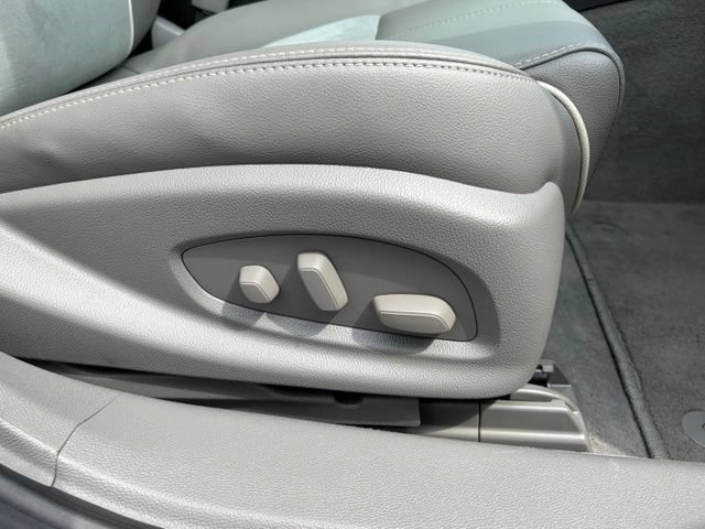 Used 2015 Chevrolet Impala LT w/ Convenience Package FWD image 28