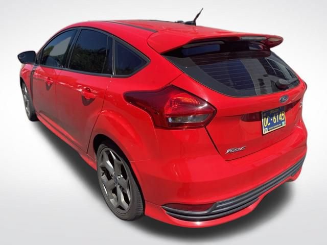 Used 2017 Ford Focus ST FWD image 3