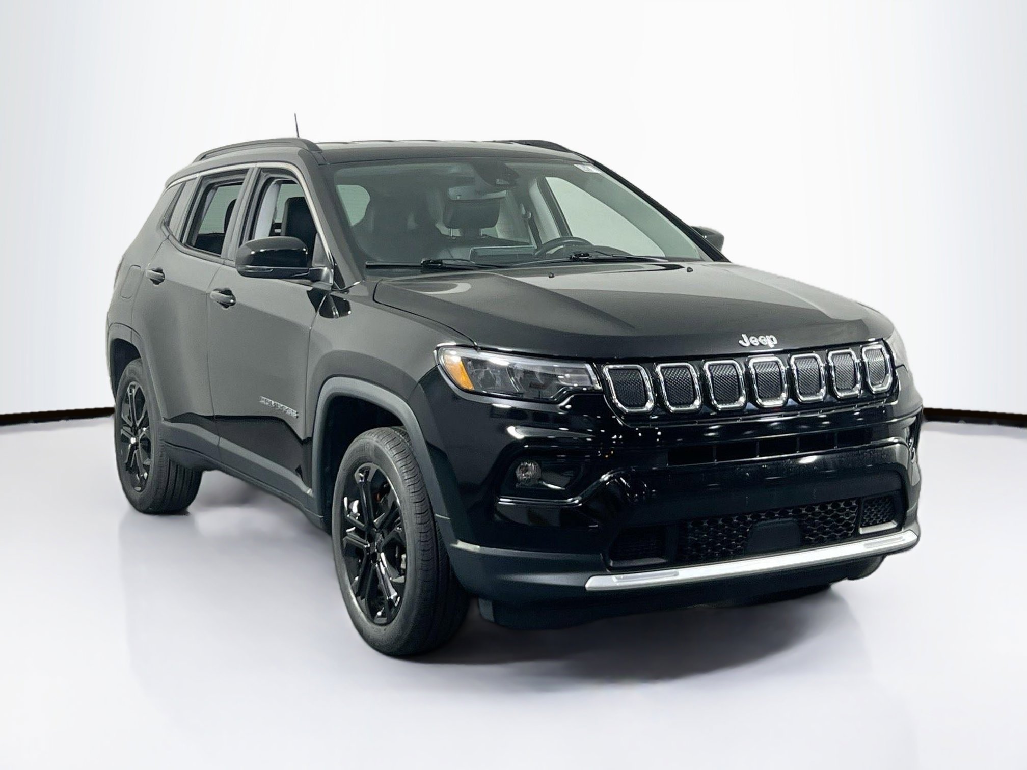 Used 2022 Jeep Compass Limited image 3