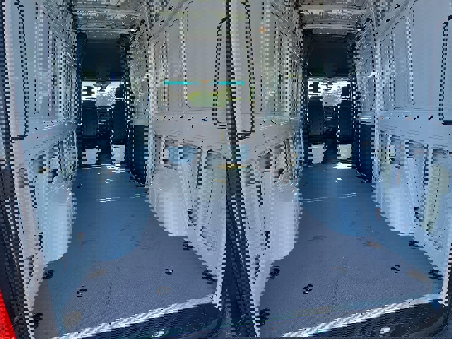 Used 2025 Mercedes-Benz Sprinter 2500 image 10