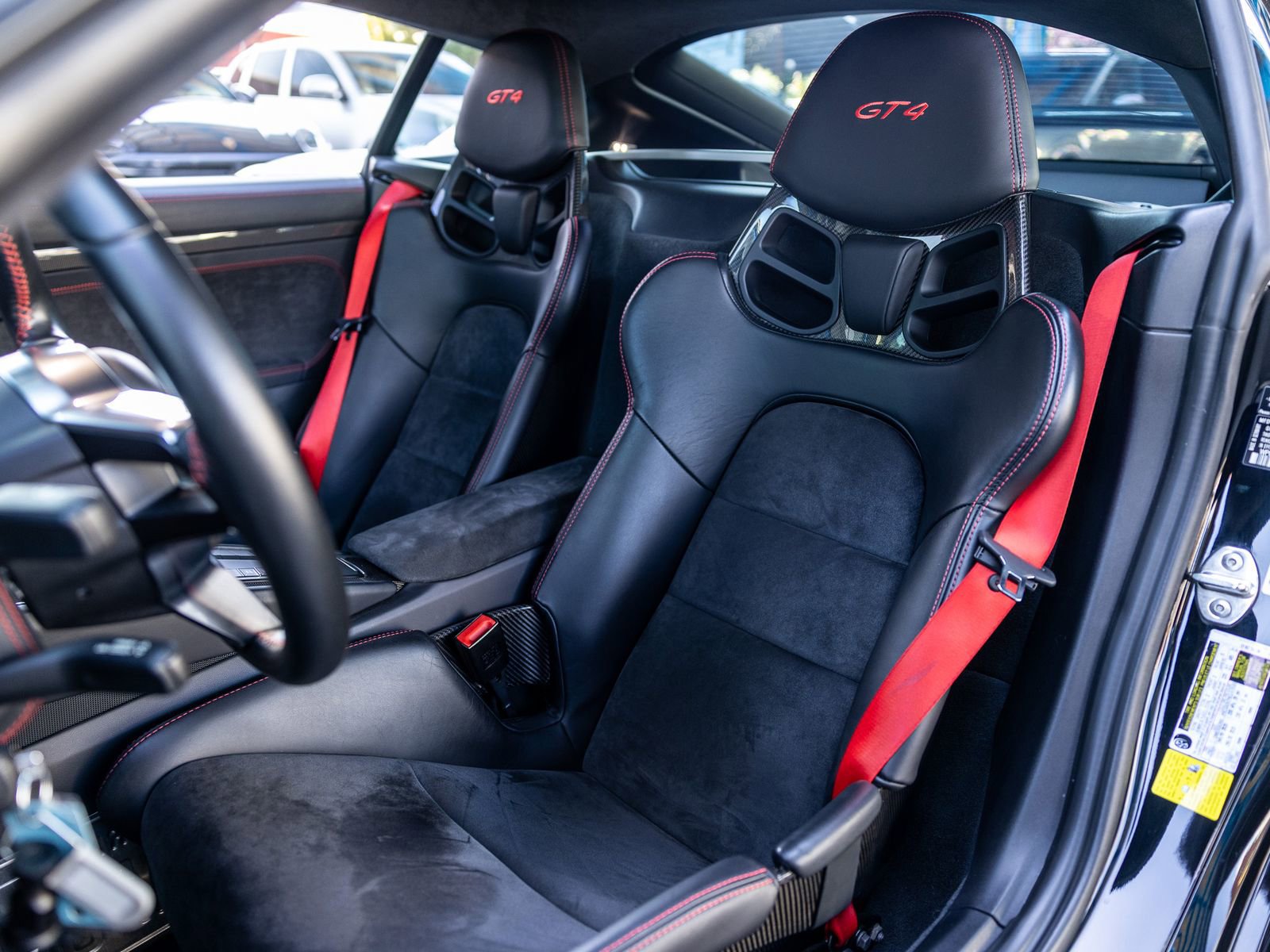 Certified 2016 Porsche Cayman GT4 RWD image 5