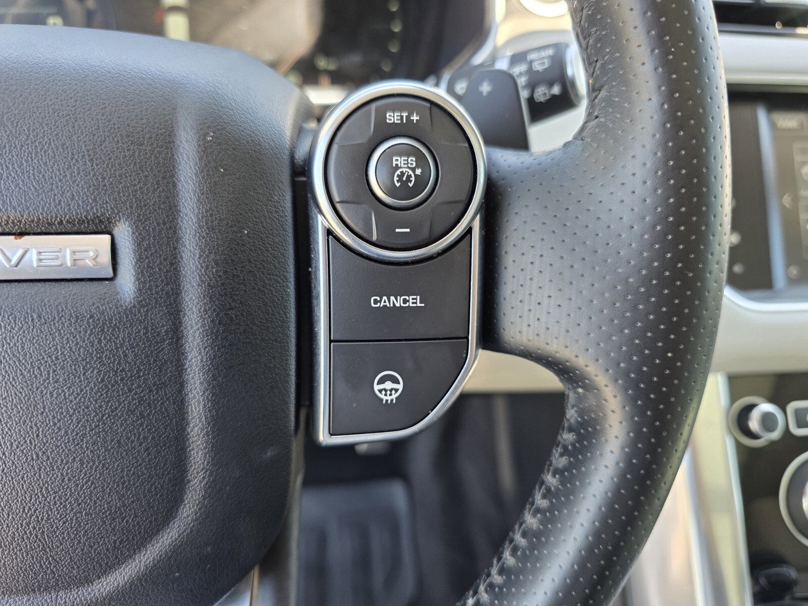 Used 2016 Land Rover Range Rover Sport Supercharged AWD/4WD image 19