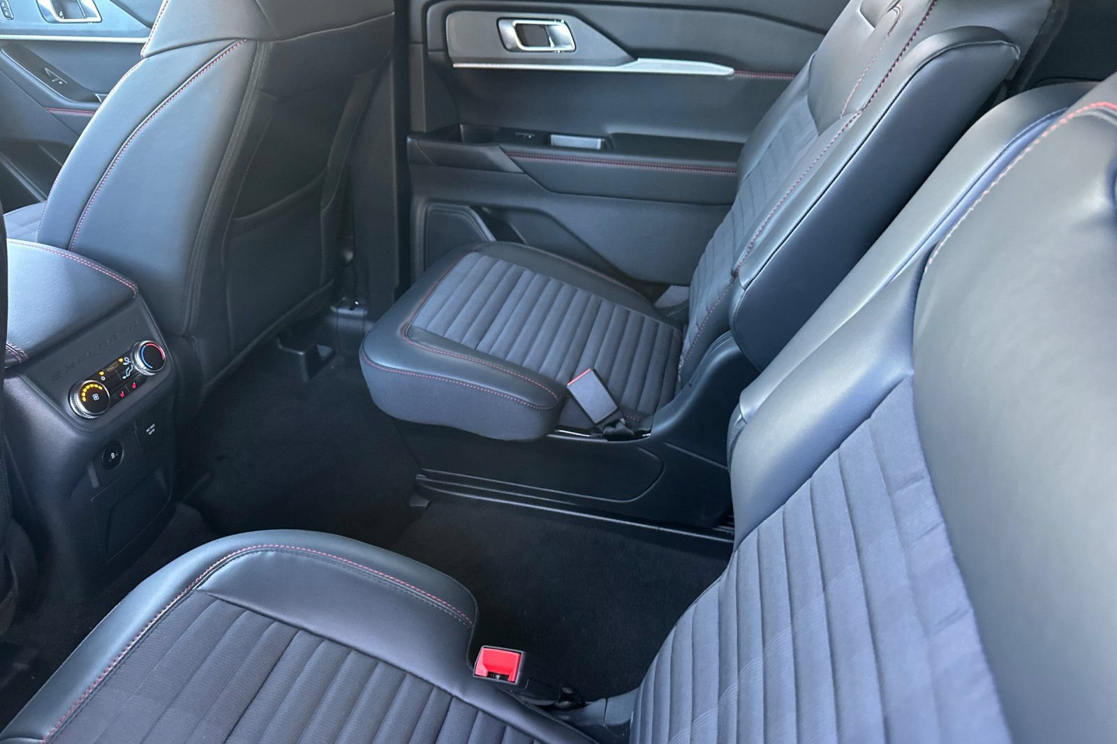 New 2026 Ford Explorer ST-Line w/ ST-Line Street Pack RWD image 12