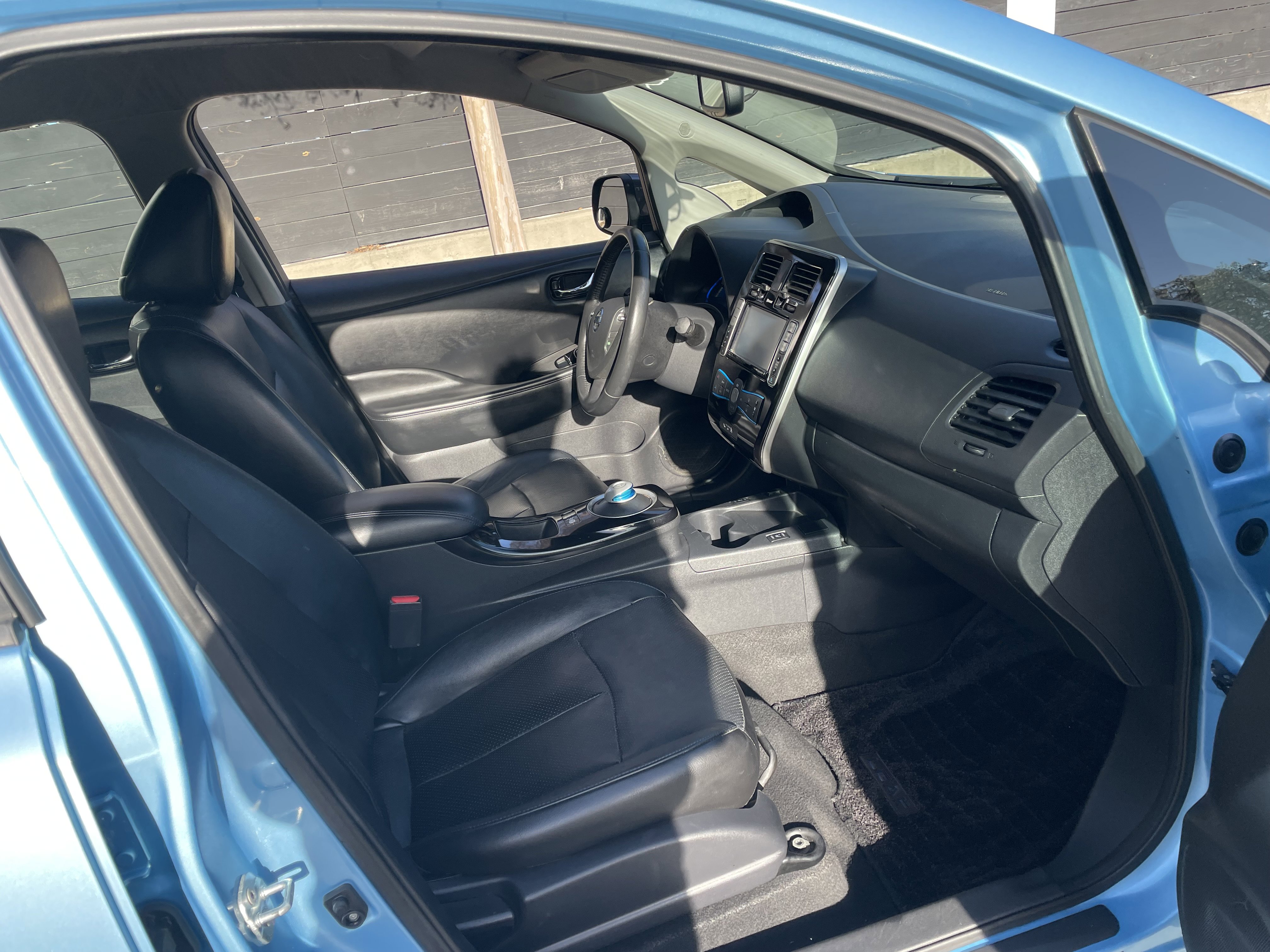 Used 2015 Nissan Leaf SL image 5