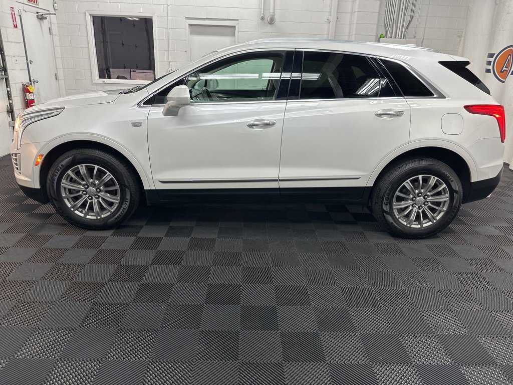 Used 2017 Cadillac XT5 Luxury w/ Driver Awareness Package image 6