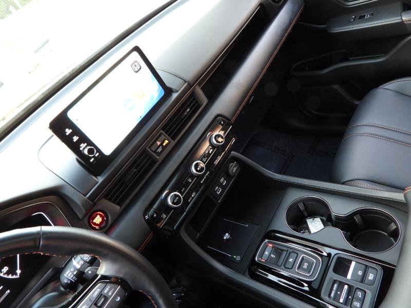 Used 2025 Honda Pilot TrailSport image 56