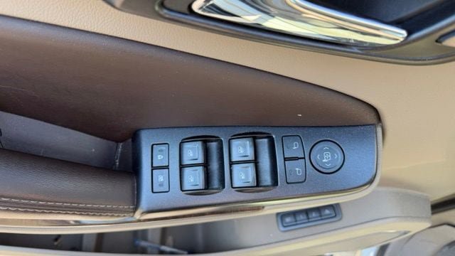 Used 2016 Chevrolet Suburban LT AWD/4WD image 12
