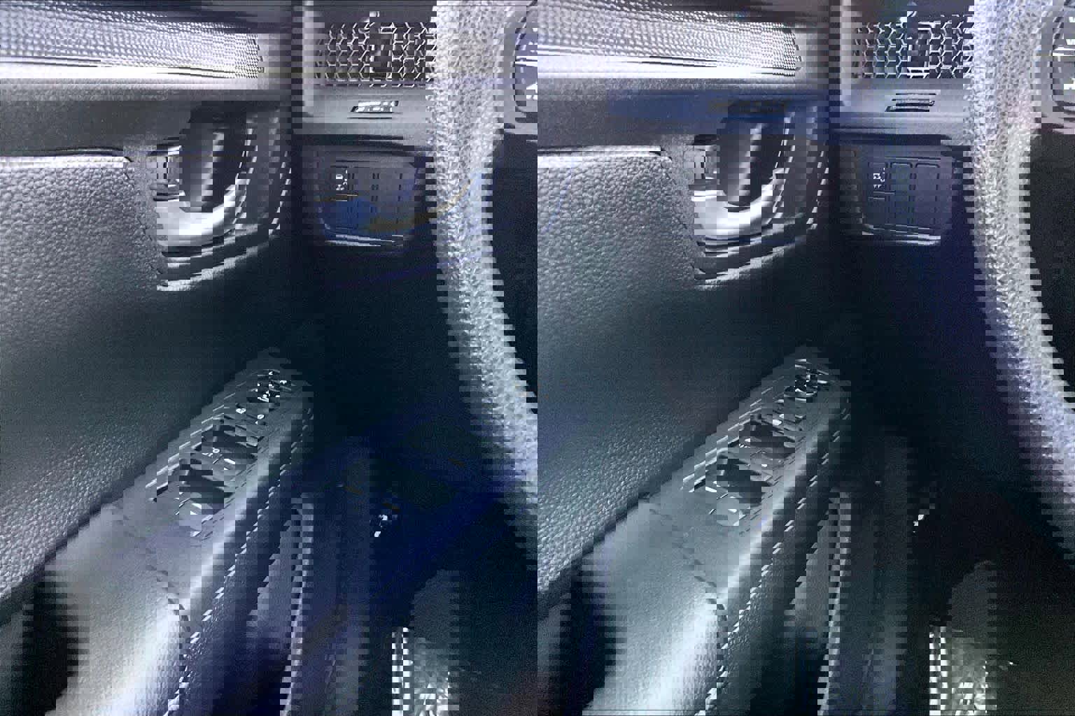 Used 2023 Honda CR-V LX image 30