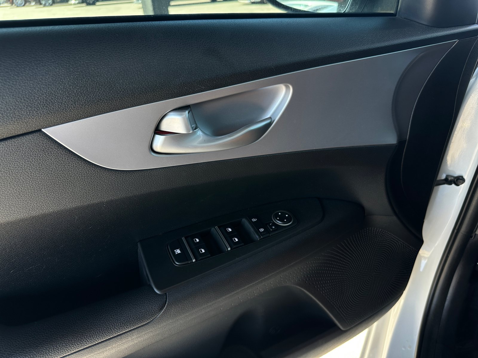 Used 2022 Kia Forte LXS FWD image 16