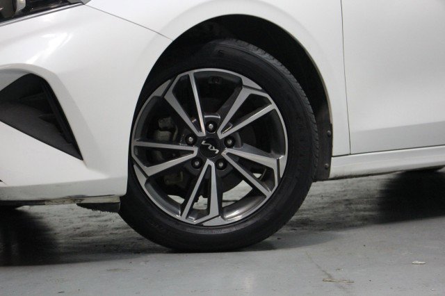 Used 2022 Kia Forte LXS image 4