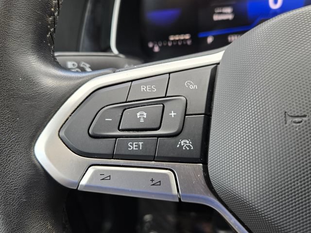 Used 2024 Volkswagen Jetta SE w/ Panoramic Sunroof Package FWD image 24