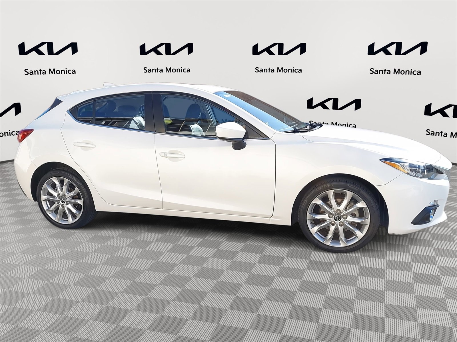 Used 2016 MAZDA MAZDA3 s Touring image 4