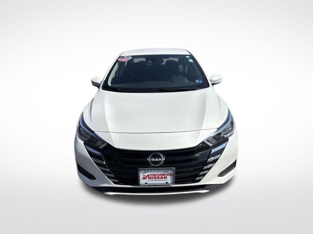 Used 2024 Nissan Versa SV FWD image 3
