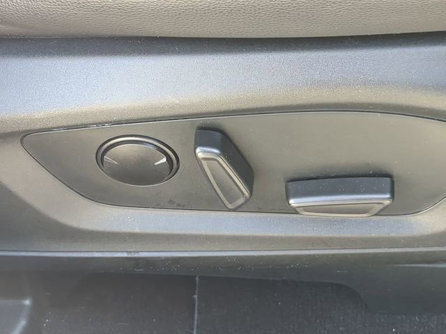 Used 2023 Ford Explorer Limited image 45