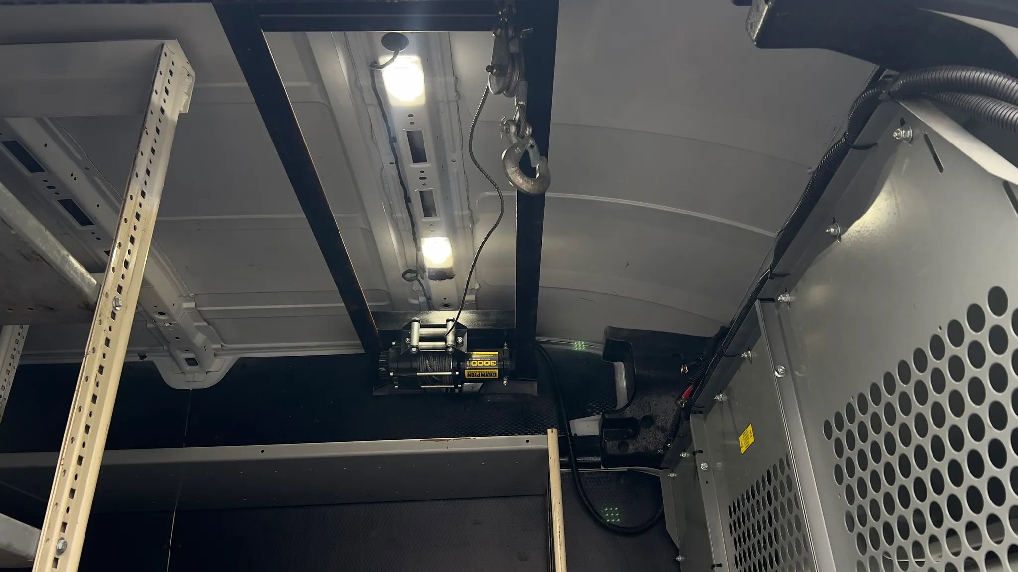 Used 2018 Ford Transit 350 148 High Roof image 10