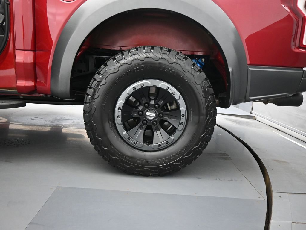Certified 2017 Ford F150 Raptor w/ Equipment Group 802A Luxury image 26