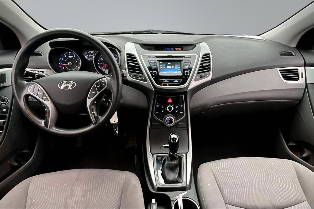 Used 2015 Hyundai Elantra SE w/ Option Group 02 FWD image 7