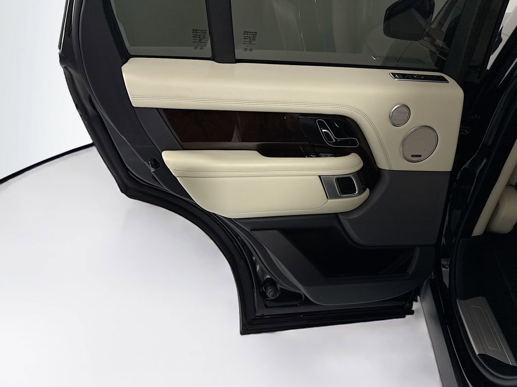 Used 2020 Land Rover Range Rover HSE image 27
