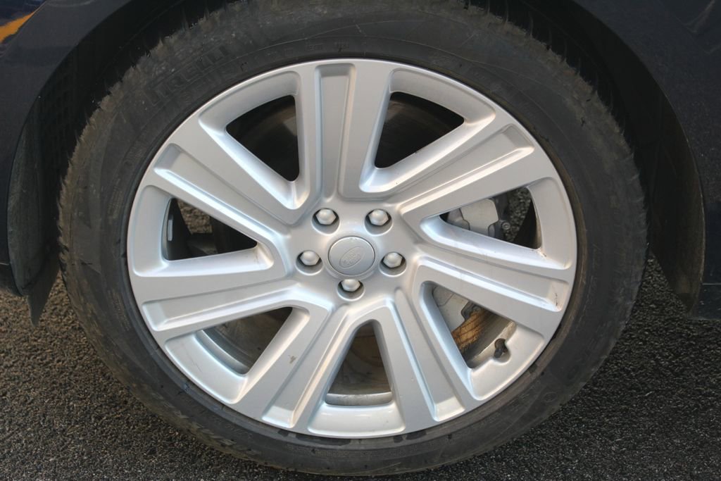 Used 2023 Land Rover Range Rover SE AWD/4WD image 9