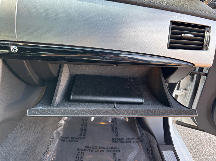 Used 2015 Jaguar XF Sport image 48