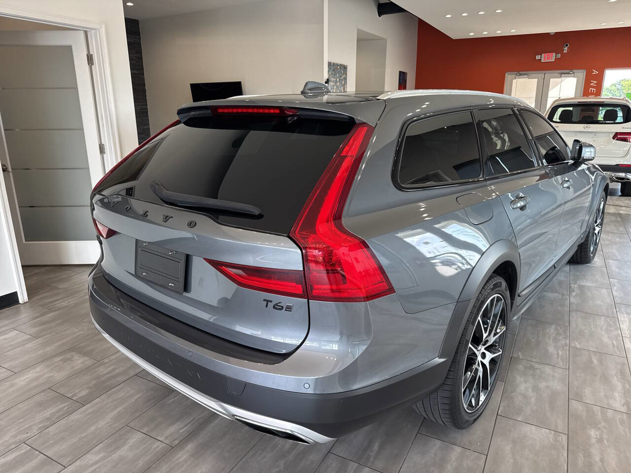 Used 2020 Volvo V90 T6 Cross Country AWD/4WD image 12